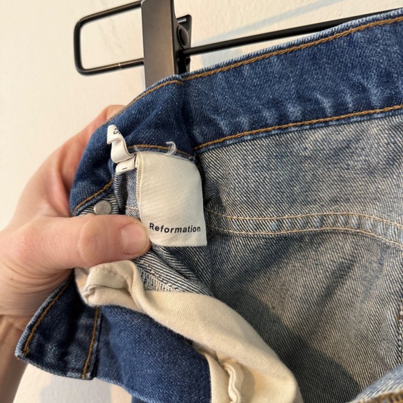 Reformation Val 90's Straight Leg Jeans Blue Medium Wash raw hem Size 25 - Picture 2 of 7